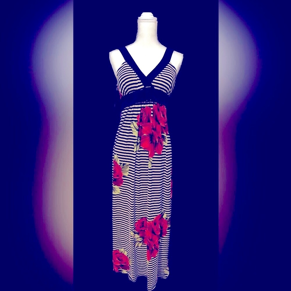 Enfocus Studio Size 8 maxi dress black and tan stripes with vibrant red flowers